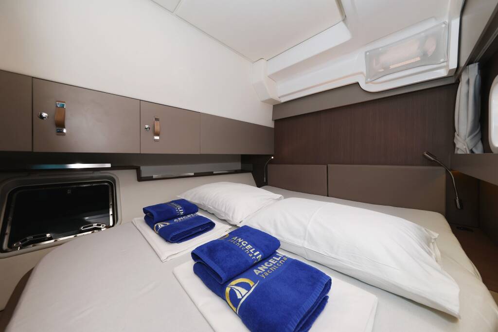 Bali Catspace Queen Bee