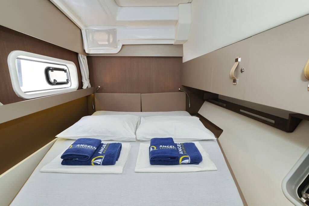 Bali Catspace Queen Bee