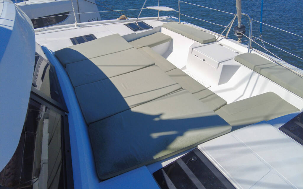 Bali Catspace Black Swan