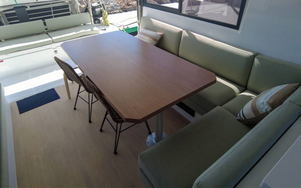 Bali Catspace Black Swan