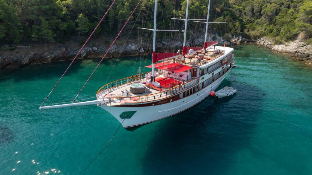 Motorsailer Barbara MY Barbara
