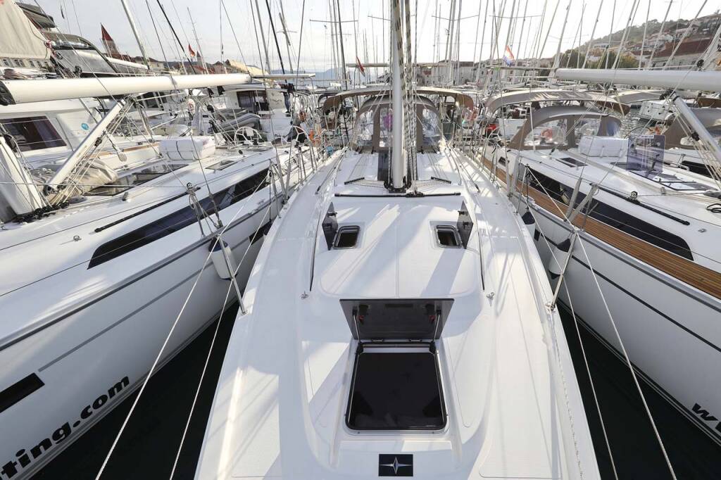 Segelyacht Bavaria C38 Style Amore