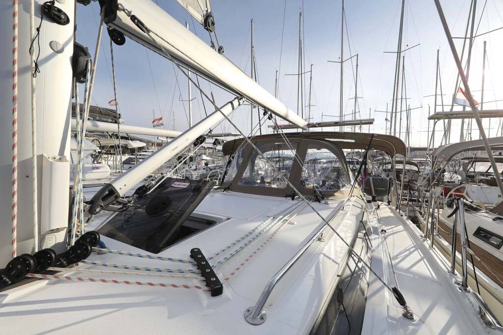 Segelyacht Bavaria C38 Style Amore