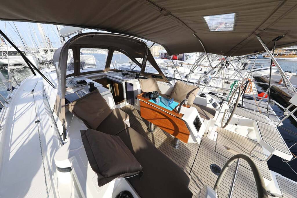 Segelyacht Bavaria C38 Style Amore