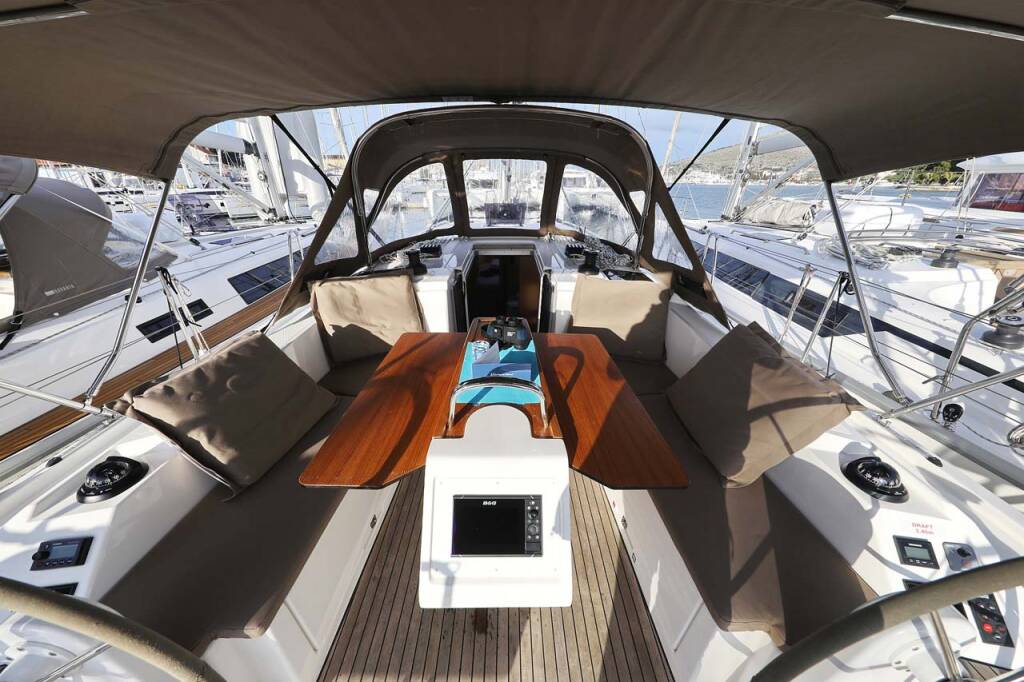 Segelyacht Bavaria C38 Style Amore