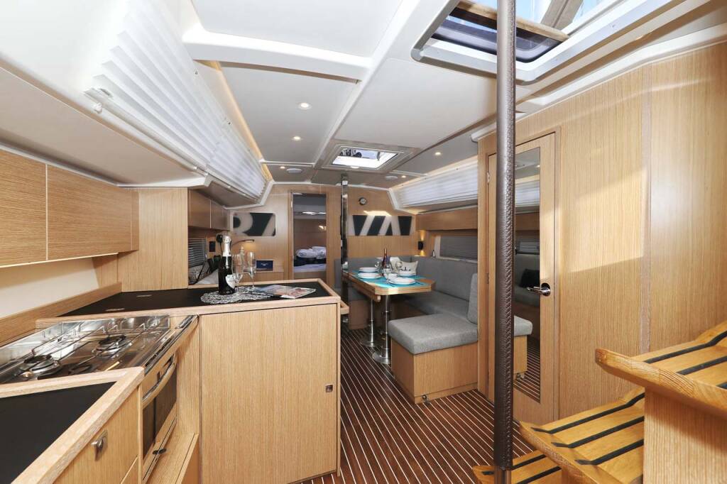 Segelyacht Bavaria C38 Style Amore