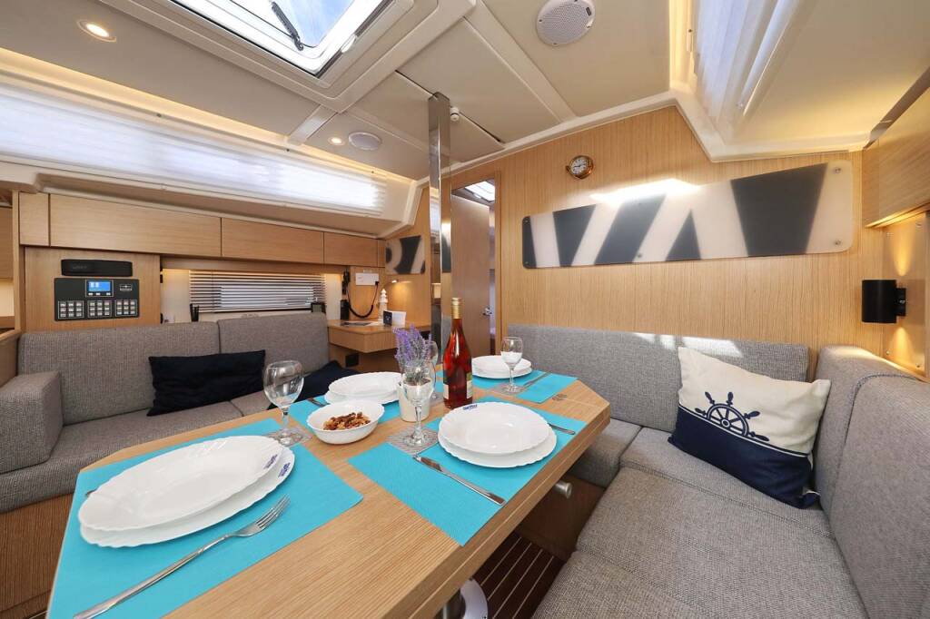 Segelyacht Bavaria C38 Style Amore