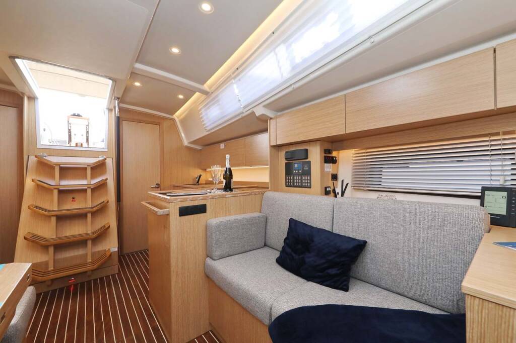 Segelyacht Bavaria C38 Style Amore