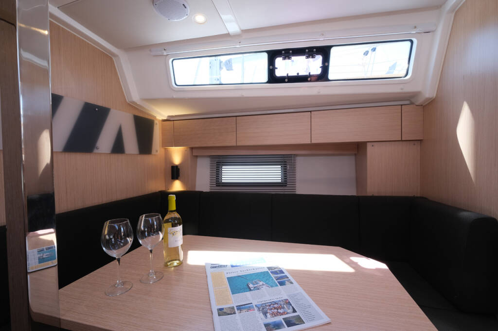 Segelyacht Bavaria C38 Coral