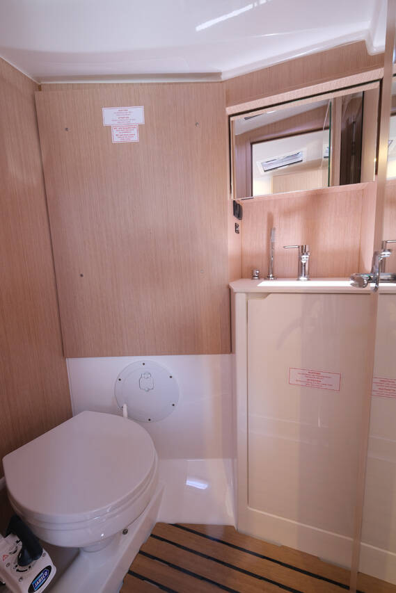 Segelyacht Bavaria C38 Coral