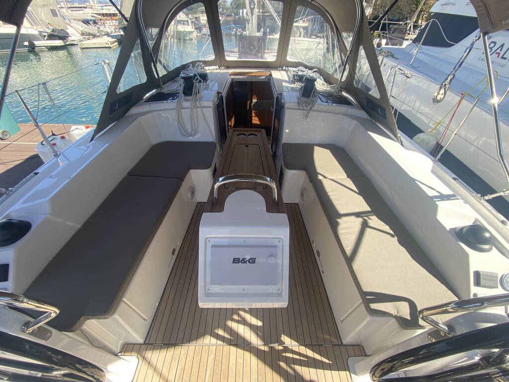 Bavaria C38 Luna 3