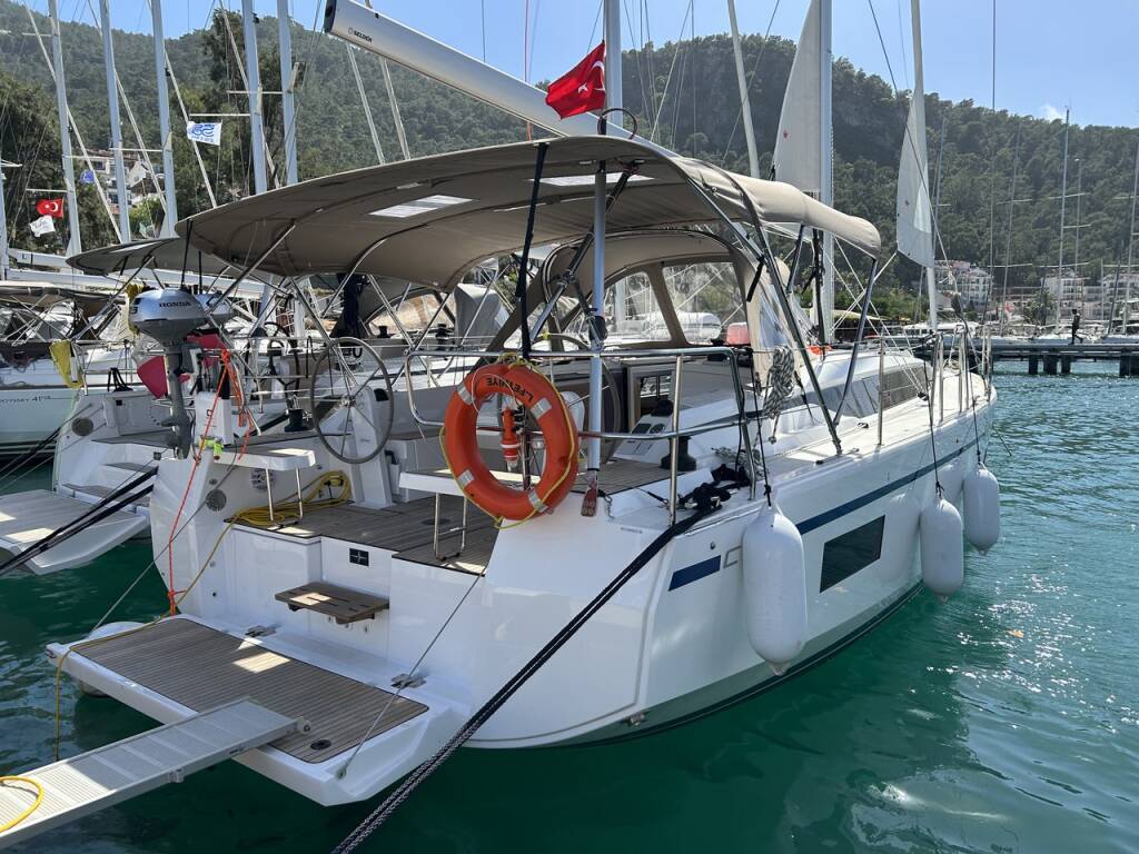 Segelyacht Bavaria C38 Xenia