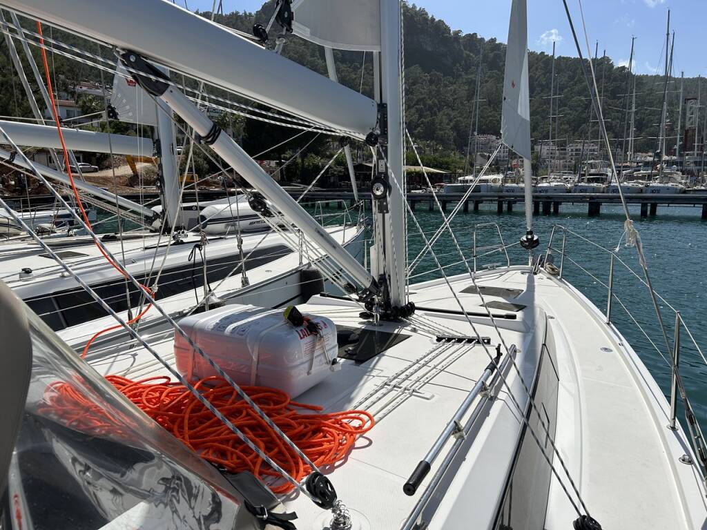 Segelyacht Bavaria C38 Xenia
