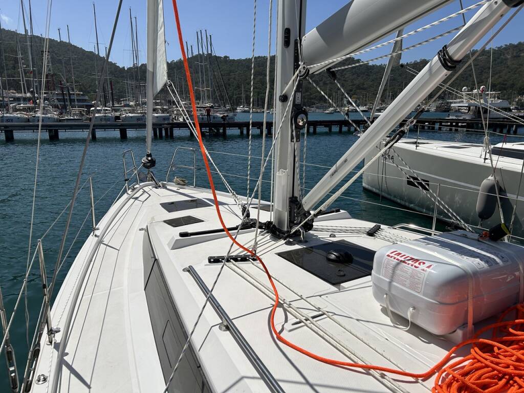 Segelyacht Bavaria C38 Xenia
