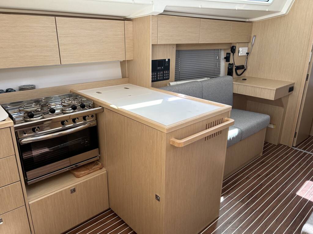 Segelyacht Bavaria C38 Xenia