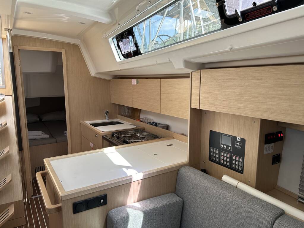 Segelyacht Bavaria C38 Xenia