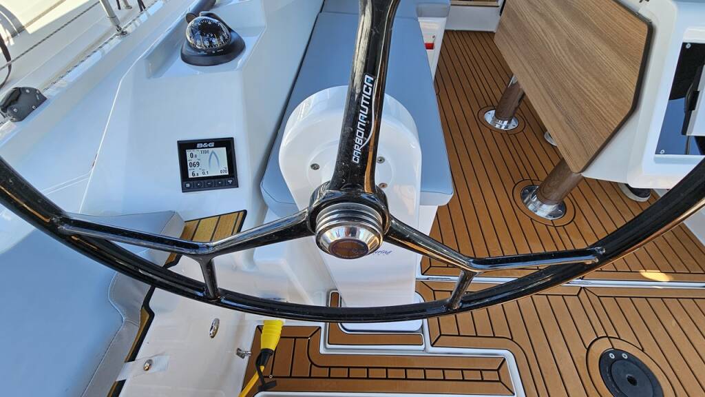Segelyacht Bavaria C38 Windchaser