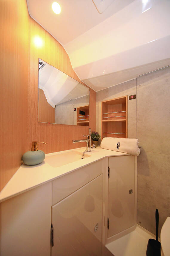 Bavaria C42 Style Lizzy