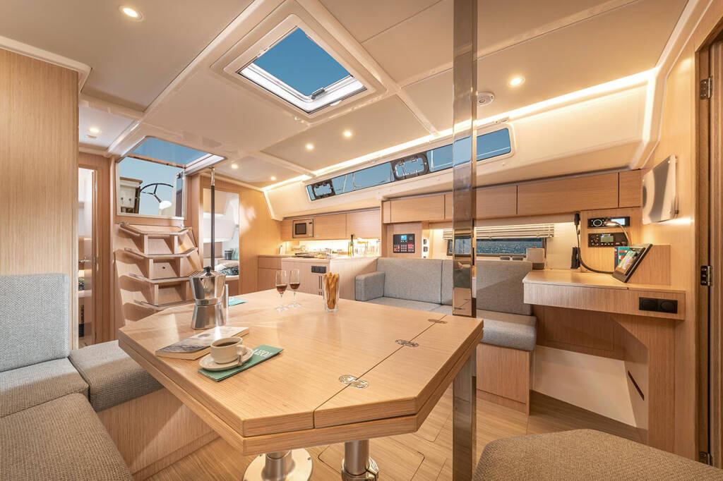 Segelyacht Bavaria C42 Style Polaris