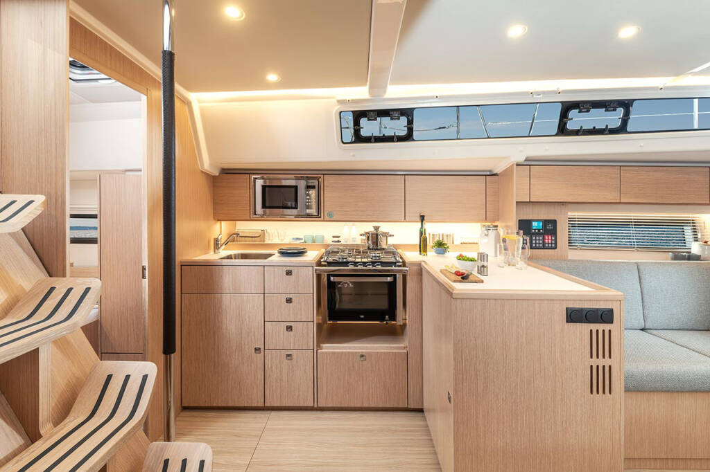 Segelyacht Bavaria C42 Style Polaris