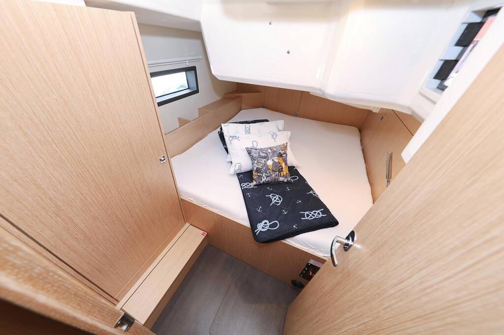 Bavaria C42 First Light