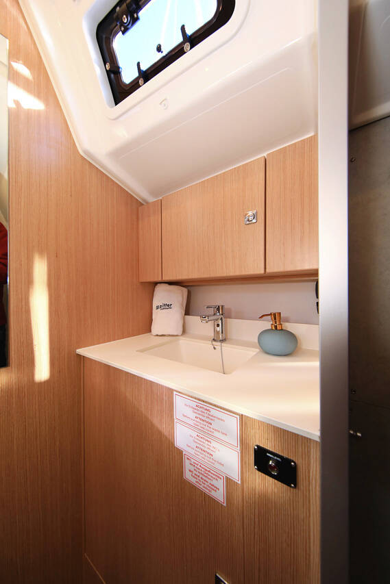 Segelyacht Bavaria C42 Lizzy