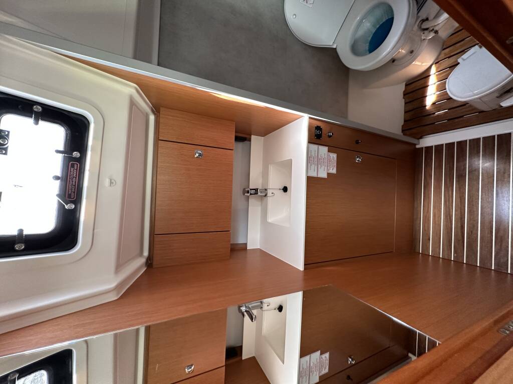 Segelyacht Bavaria C42 Leopard