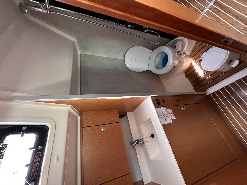 Segelyacht Bavaria C42 Leopard