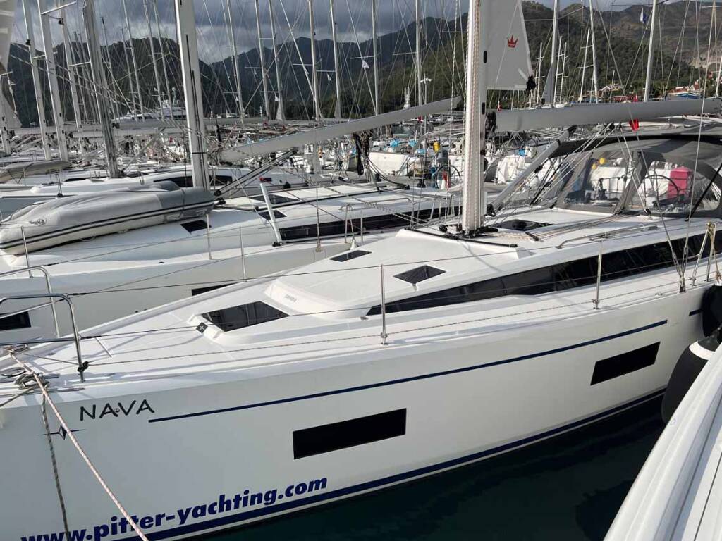 Segelyacht Bavaria C42 Nava