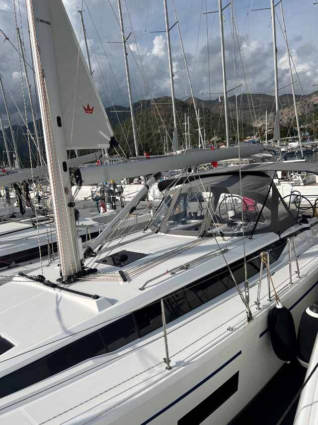 Segelyacht Bavaria C42 Nava
