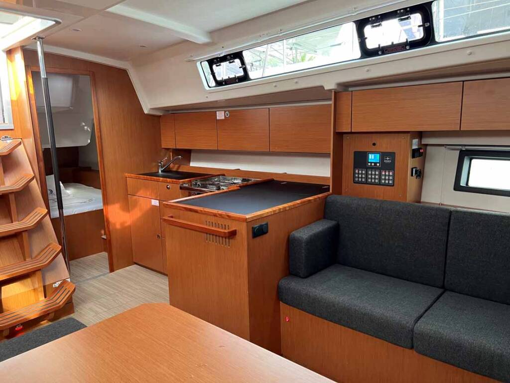 Segelyacht Bavaria C42 Nava