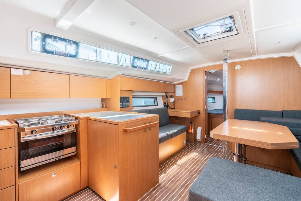 Segelyacht Bavaria C42 Avra