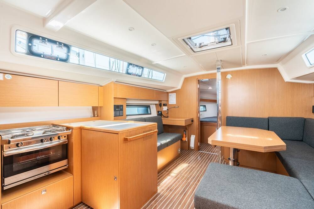 Segelyacht Bavaria C42 Avra