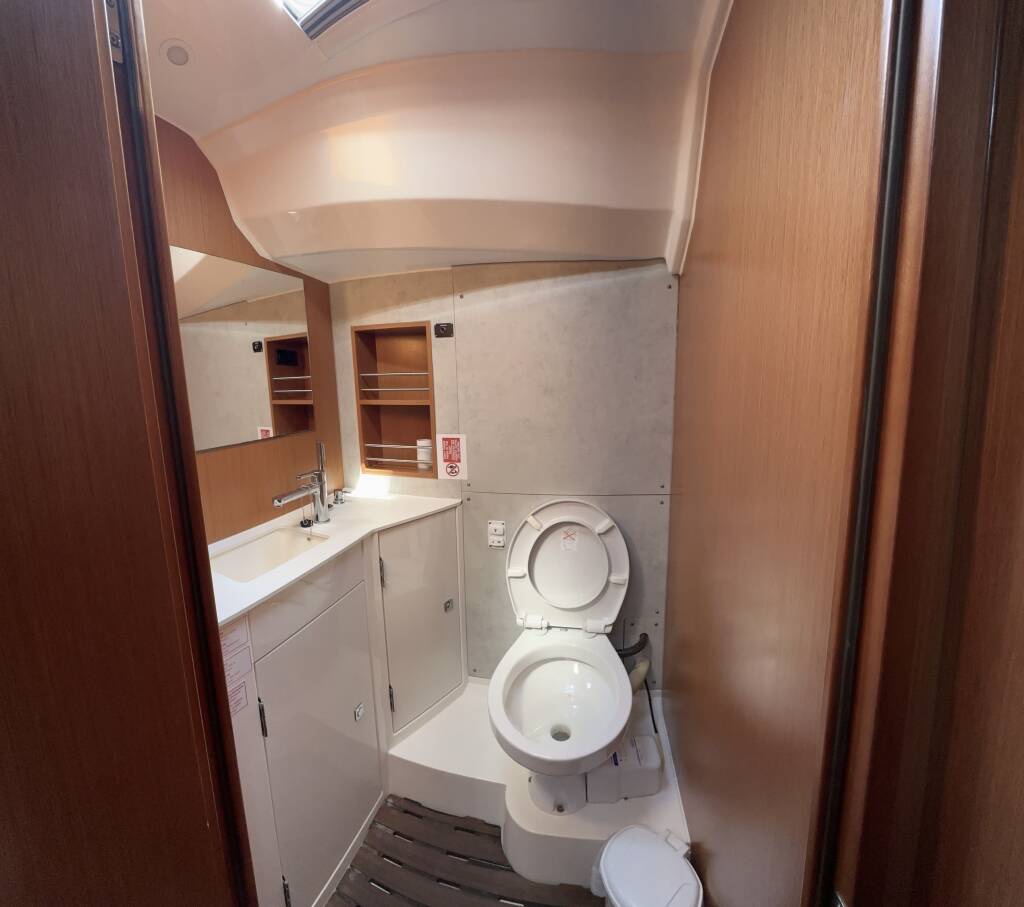 Bavaria C42 Silver VII