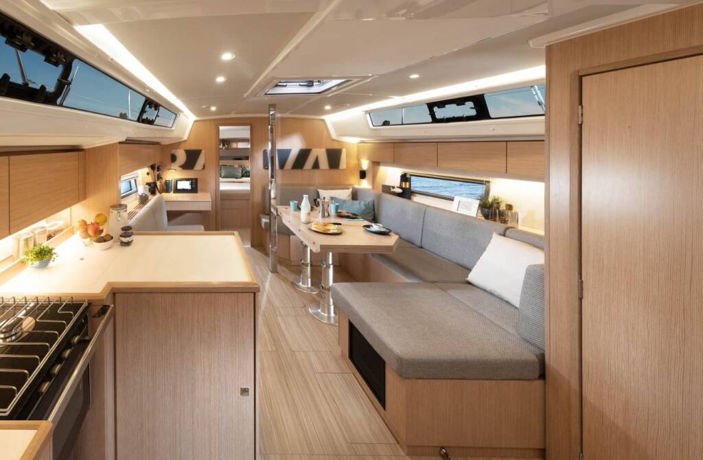 Bavaria C42 Onyx