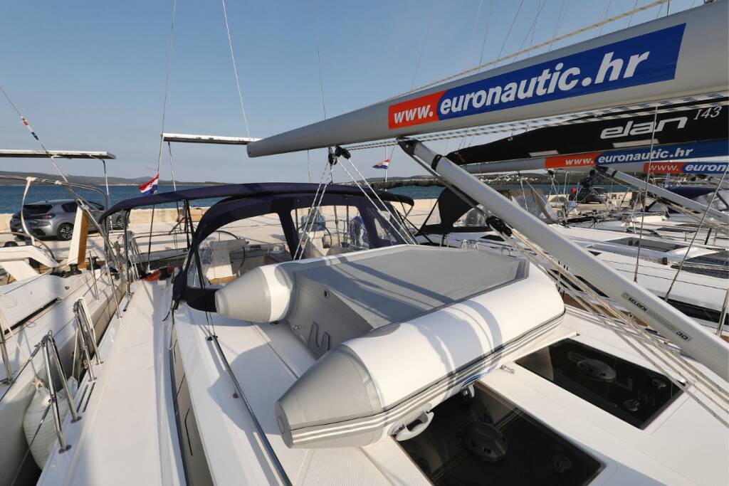 Sailing yacht Bavaria C45 Holiday Bella