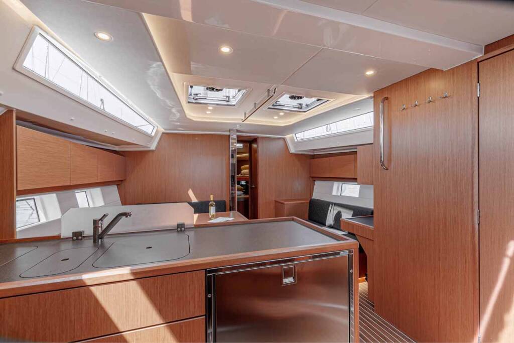 Segelyacht Bavaria C45 Deep Blue