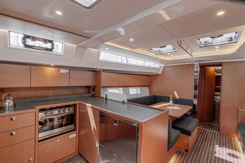 Segelyacht Bavaria C45 Deep Blue