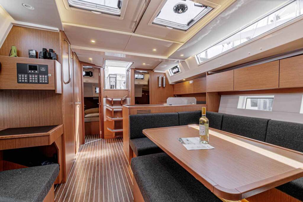 Segelyacht Bavaria C45 Deep Blue