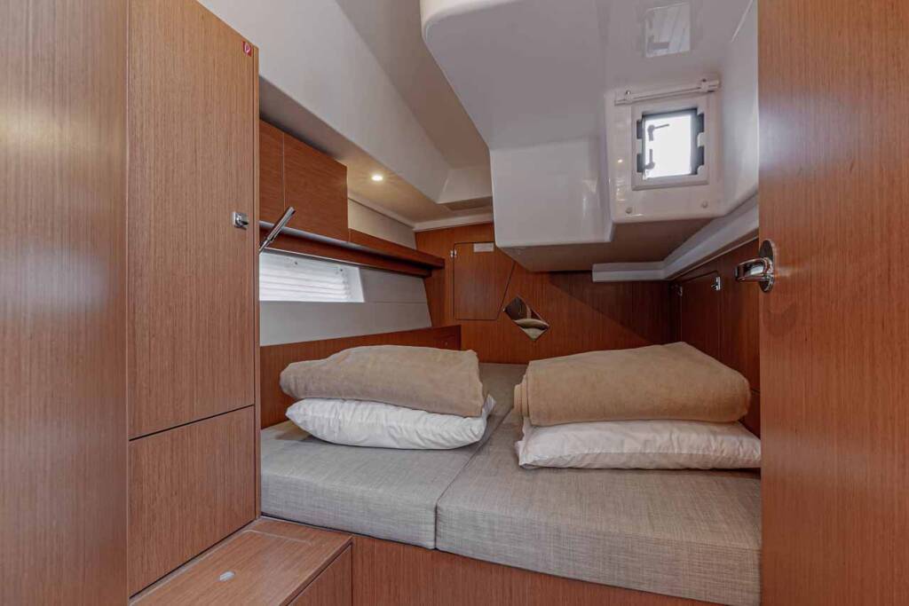 Segelyacht Bavaria C45 Deep Blue