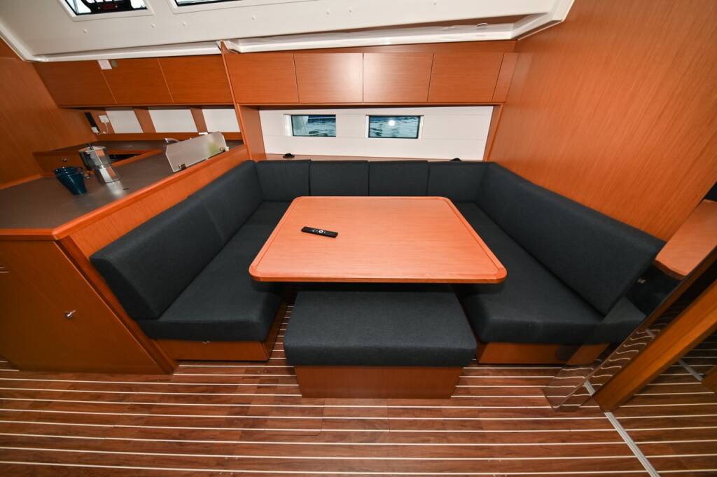 Sailing yacht Bavaria C50 Style Big Blue