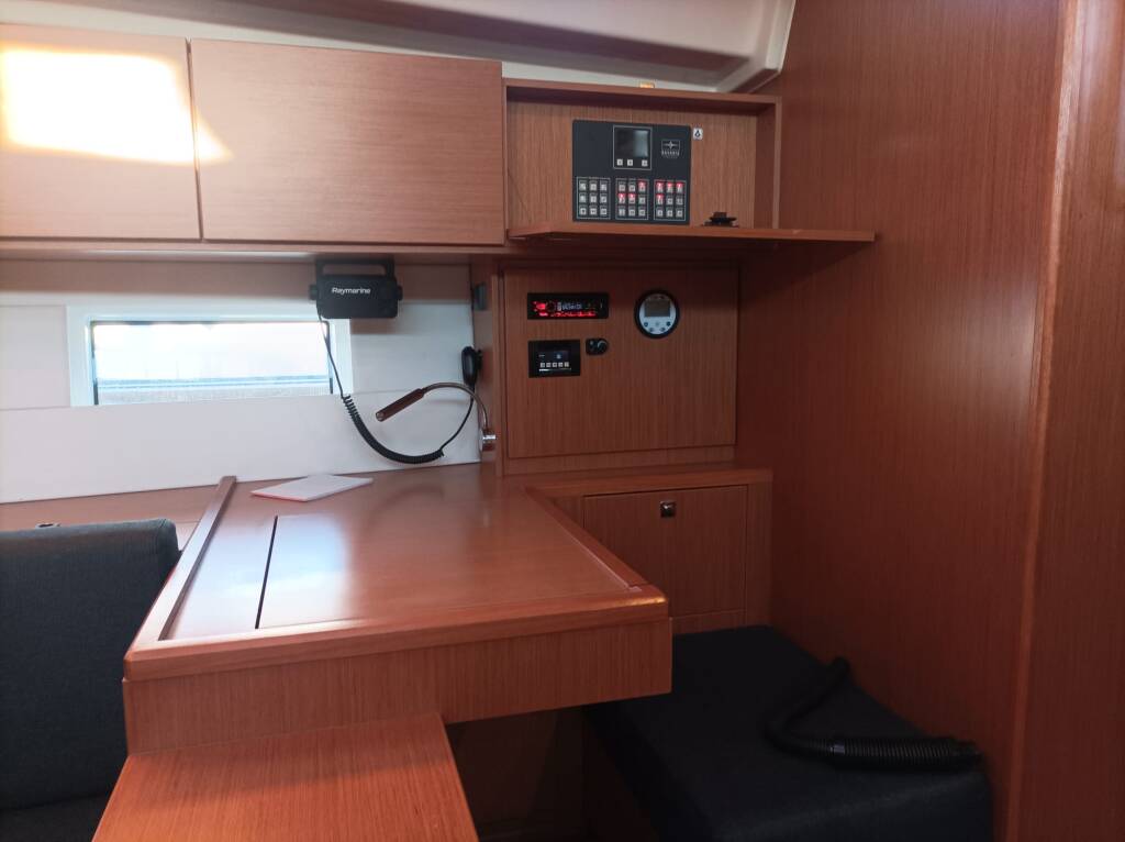 Bavaria C50 Roza Deflores 2