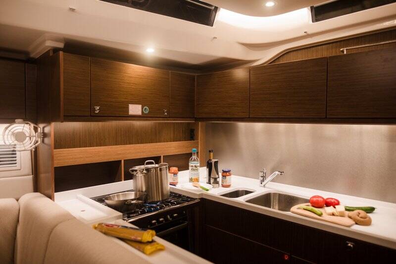Sailing yacht Bavaria C57 Style Elli