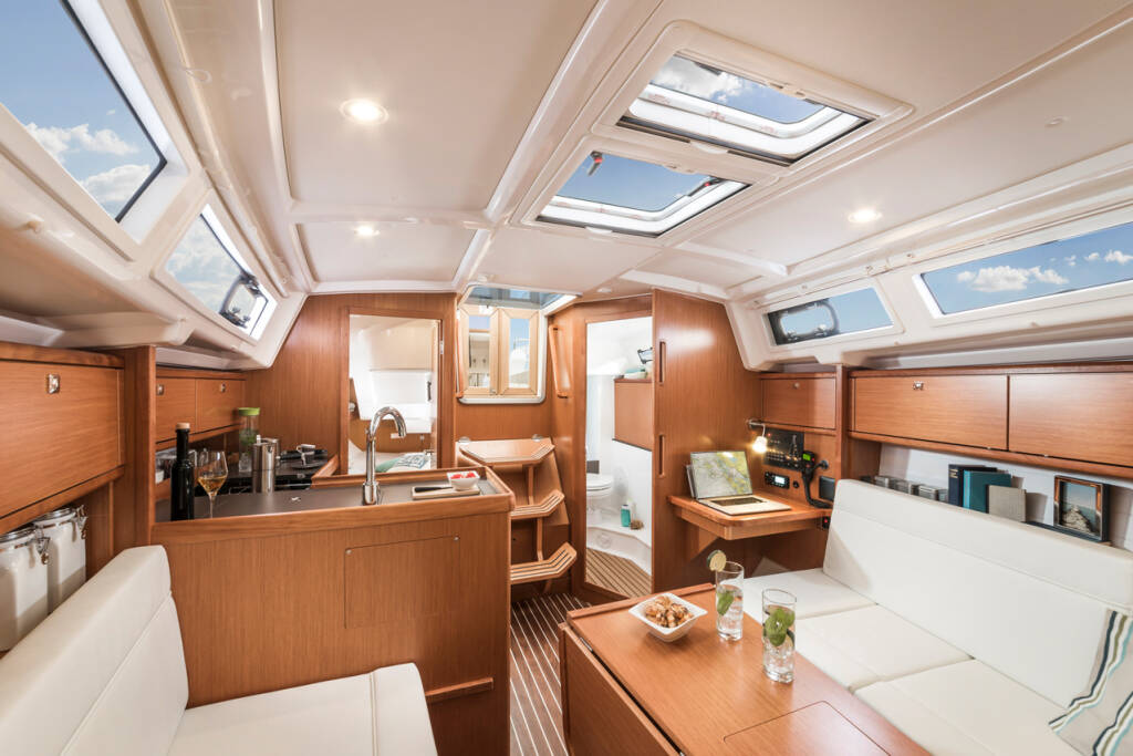 Segelyacht Bavaria Cruiser 34 Style Opal