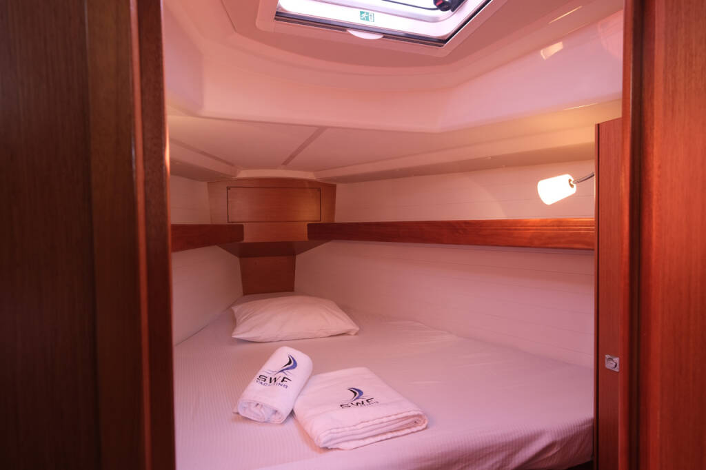 Segelyacht Bavaria Cruiser 34 Dory 2