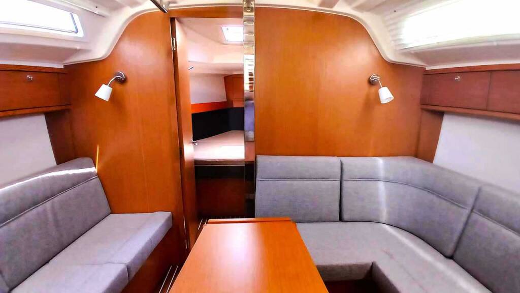 Segelyacht Bavaria Cruiser 37 Xenia