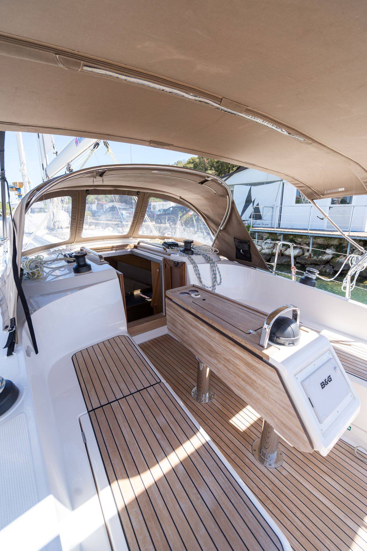 Sailing yacht Bavaria Cruiser 37 Kata