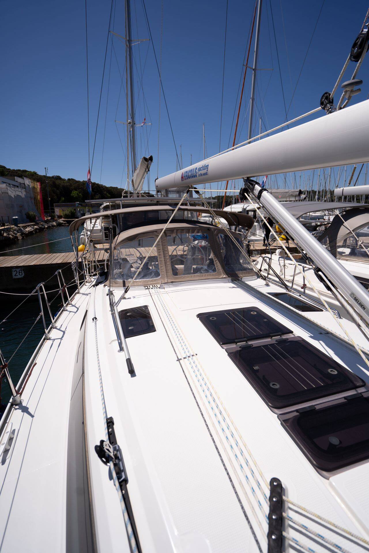 Sailing yacht Bavaria Cruiser 37 Kata