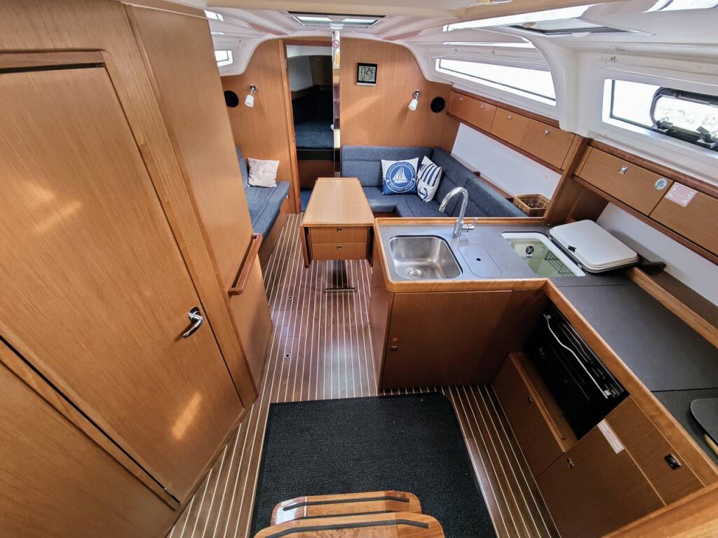 Bavaria Cruiser 37 Hana