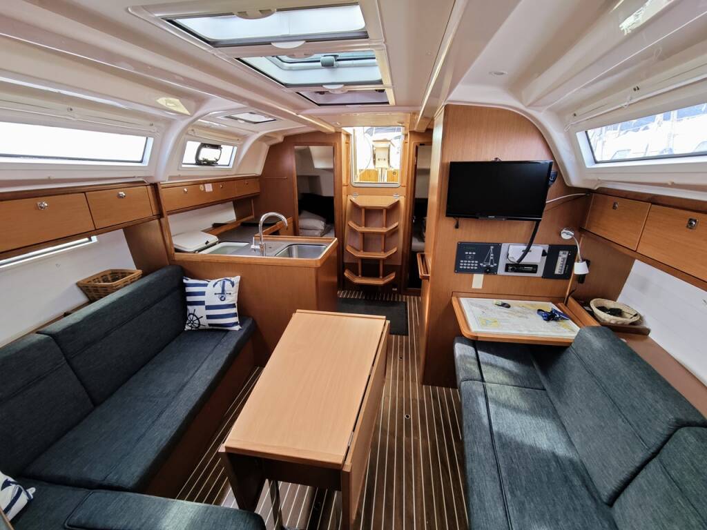 Bavaria Cruiser 37 Hana